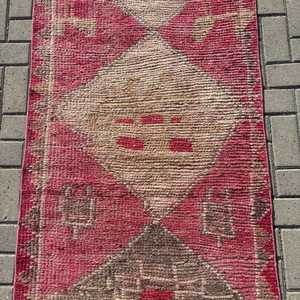 Alfombra Turca Vintage Ecológica de Lana con Parches Rojos, 2.9x10.2 pies, con Base de Látex - Product Image 5