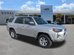 Toyota 4Runner SR5 4dr SUV 2024 Usado en Buen Estado, Poco Uso - Product Image 2