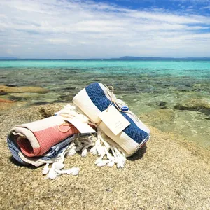 Telo mare Fouta all'ingrosso tessuto tinto filato asciugamani da spiaggia con Design nappa tinta unita esportatore in India ..