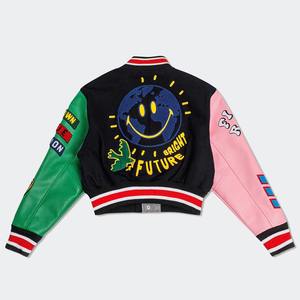 Veste universitaire courte de grande taille pour femmes avec logo personnalisé brodé Vestes de baseball respirantes en cuir à manches pour hommes - Product Image 3