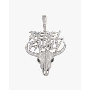 Pendentif et breloque personnalisés REBEL FAMILY en or 14 carats et moissanite, avec logo et design uniques - Product Image 4