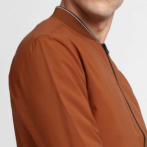 Chaqueta de bombardero de nuevo diseño de moda Chaqueta de bombardero de ropa cálida de fácil uso más vendida para hombres - Product Image 6