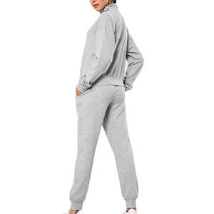 Survêtement haut de gamme sur mesure pour femmes col en V lourd GSM tissu polaire doux sergé personnaliser la conception de Logo - Product Image 4