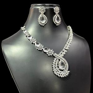 Conjunto de collar de diamantes de circón CZ americano con pendientes para boda, regalo elegante para mujer - Product Image 1