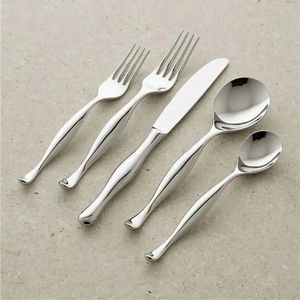 Service de couverts de table plaqué or rose en acier inoxydable au design élégant, parfait pour les cadeaux, les mariages et les occasions spéciales - Product Image 4