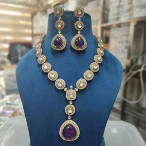 Conjunto de collar de Polki de diseñador chapado en oro de joyería india con pendientes joyería nupcial para celebración de boda y fiesta - Product Image 1