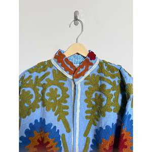 Veste Suzani brodée à la main double couche pour femme, motif floral, en cuir, style universitaire léger pour le printemps et l'automne, courte - Product Image 3