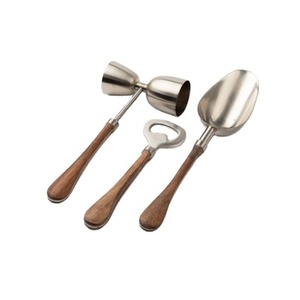 Kit de bar à cocktails de luxe avec manche en bois, parfait pour les bars à domicile, les restaurants, les fêtes et les occasions spéciales, en provenance d'Inde - Product Image 1
