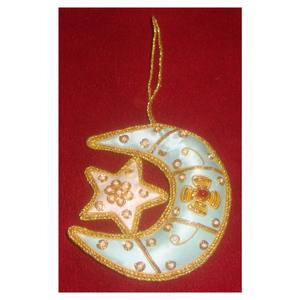 Ornement de Noël à suspendre en forme d'étoile et de lune, en tissu 100% pur, couleur vert de mer, broderie zari et perles faites à la main - Product Image 1
