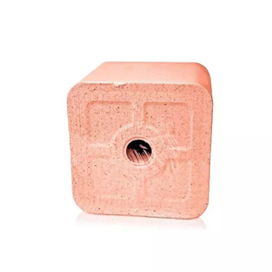 Sel de l'himalaya comprimé pour aliments pour animaux/cristal de roche naturel de l'himalaya pour bétail, forme carrée avec corde, poids 4-6kg - Product Image 1