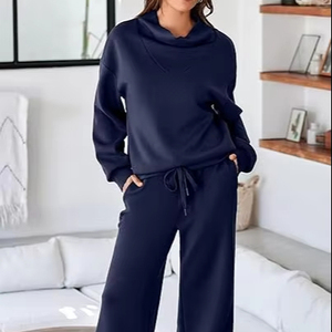 ชุดเซ็ตเสื้อผ้าลำลองผู้หญิง ผ้าฝ้ายพรีเมียม สีพื้น แห้งเร็ว ระบายอากาศดี เหมาะสำหรับใส่เล่นกีฬาในฤดูหนาว - Product Image 1