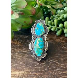 Bague en argent sterling avec turquoise de la montagne Sonoran de Sheila Tso, taille 8.25, sertie à la main, bijou délicat pour femmes - Product Image 1