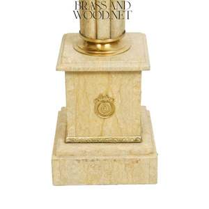 Piédestal classique en marbre beige crème avec colonne cannelée et encolure en laiton doré - Product Image 5