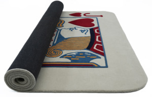 ของตกแต่งบ้านที่ทันสมัยพรมลายแจ็คหัวใจสีแดงแบบพับเป็นชิ้นประดับด้วยเนื้อแกะสลักที่ได้รับแรงบันดาลใจจากการออกแบบโป๊กเกอร์100% ขนสัตว์เป็นมิตรกับสิ่งแวดล้อม - Product Image 4