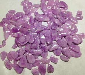 Cabujón kunzita natural en forma mixta que incluye cortes de marquesa ovalados de pera con cojín - Product Image 3