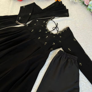 Kurti Pent de Fiesta, Elegante, de Seda Jacquard, Color Negro Oscuro, de Primera Calidad, Especial para Eventos Festivos - Product Image 1