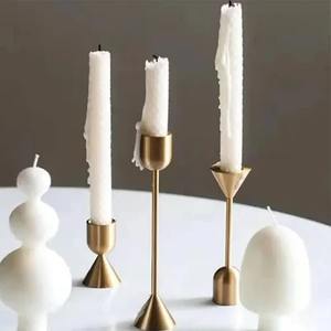 Juego de Portavelas Contemporáneo Hecho a Mano de Metal Dorado Resistente al Óxido y Ecológico para Decoración del Hogar en Pascua, Centro de Mesa - Product Image 6