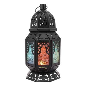 Lanterne de Ramadan en métal sculpté de qualité supérieure avec des panneaux latéraux en verre offrant une éclairage élégant pour le Ramadan - Product Image 6