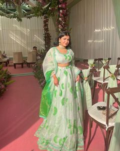 Ropa de mujer personalizada con diseño floral estampado indio color verde para todas las ocasiones en tallas grandes para mujer a precio de fábrica - Product Image 4