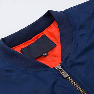 Chaqueta de bombardero clásica a prueba de viento para hombre con ajuste cómodo y forro suave de cuello alto - Product Image 3