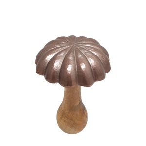 Conjunto de 3 Setas de Aluminio y Madera, Color Dorado y Negro, Escultura de Diseño Moderno de Gran Tamaño para Decoración Navideña - Product Image 4