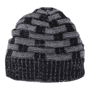 Offre Spéciale Bonnet tricoté sportif à 5 panneaux avec logo personnalisé pour l'hiver Bonnet uni pour l'extérieur avec options de taille de broderie disponibles - Product Image 2
