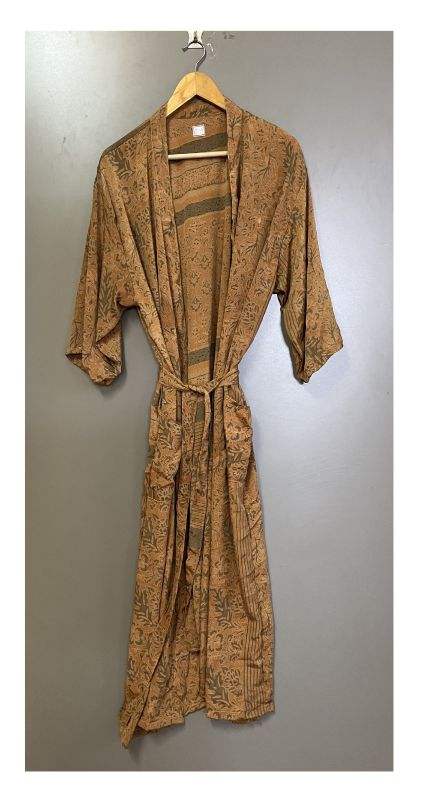 สีน้ำตาล