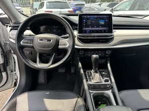 Jeep Compass Limited 4WD Usado de 2022 Disponible con Volante a la Izquierda y a la Derecha - Product Image 6