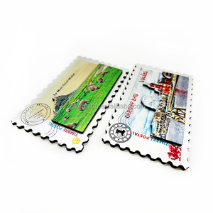 Aimants de réfrigérateur personnalisés en forme d'éventail avec vue sur la rue de <span class=keywords><strong>Marbella</strong></span>, Espagne, en papier métallisé - Product Image 3