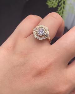 Anillo de Diamante Moissanita de Oro de 10K de Alta Calidad para Boda o Aniversario y para Regalo, Disponible a Precio de Exportación - Product Image 2