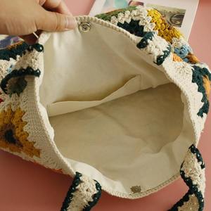 Bolso de Hombro de Gran Capacidad Personalizado al por Mayor, Bolso de Ganchillo con Decoración de Girasol para Mujer, para Ocio y Vacaciones - Product Image 3