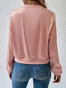 Veste de Baseball en Satin matelassé de luxe pour femmes sur mesure Varsity Bomber laine soie bouton respirant poche hiver teint Satin - Product Image 6