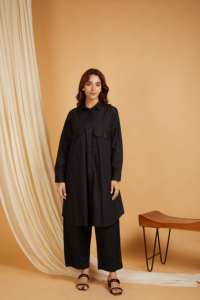 Vêtements de marque personnalisés les plus vendus Robe décontractée de couleur noire à manches longues Robes à la mode pour femmes au prix de gros - Product Image 2