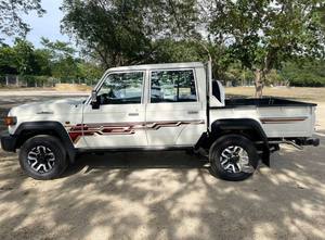 Toyota Land Cruiser 79 2.8 - Product Image 6