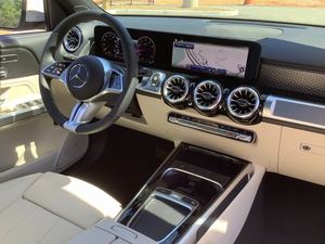 Mercedes-Benz GLB 250 SUV 4MATIC Crossover 2024 Usado en Buen Estado - Product Image 2