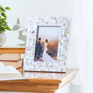 Marco de Fotos Personalizable de Nácar con Diseño de Lujo Hecho a Mano, Opción de Logotipo Personalizado para una Elegante Decoración de Pared del Hogar - Product Image 2