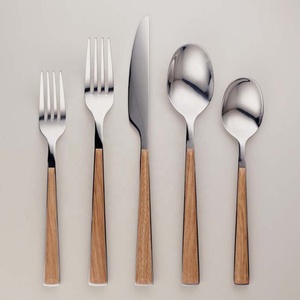 Bon prix décoratif plaqué argent fini manche en bois avec vaisselle en acier inoxydable cuillère couteau fourchette ensemble de couverts - Product Image 3