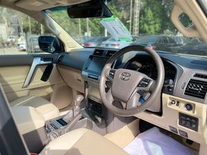 โตโยต้า แลนด์ ครุยเซอร์ TX.L รุ่นฉลองครบรอบ 70 ปี ปี 2022 สภาพดี มือสอง - Product Image 5