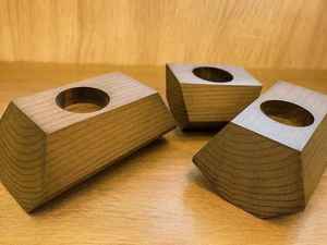 Candelabro Decorativo de Madera de Alta Calidad con Grabado en Relieve, Estilo Tradicional para Decoración de Templos y Hogares - Product Image 5