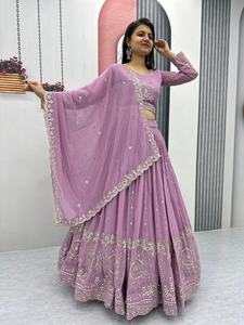 Elegante Lehenga Choli de Georgette con Bordado de Hilo y Dupatta Negro - Product Image 4