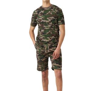 Conjunto de camiseta y pantalones cortos de sublimación personalizada, conjunto deportivo de verano de 2 piezas, conjunto de camisetas y pantalones cortos de algodón transpirable de secado rápido para hombre - Product Image 1