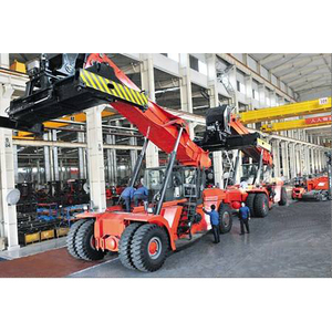 Comodidad y seguridad del operador Reach Stacker Heli 45 Ton Reach Stacker Container - Product Image 3