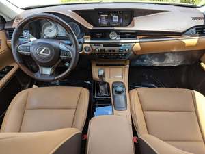 Utilisé 2017 Lex-us ES 350 FWD - Product Image 3