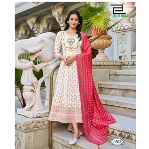 Vestido de una pieza a la moda con un corte favorecedor y estampado floral colorido para cualquier ocasión disponible a los mejores precios - Product Image 1