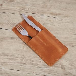 Porta Cubiertos de Cuero Hecho a Mano de Alta Calidad, Lujoso y Duradero, Impermeable, Resistente a los Golpes, Reutilizable, para Hostelería - Product Image 1