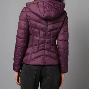 Vestes matelassées pour femmes fabriquées en usine, meilleur prix, vêtements d'hiver à bas prix, fabriquées au Pakistan, haute qualité, coupe-vent, écologiques - Product Image 3