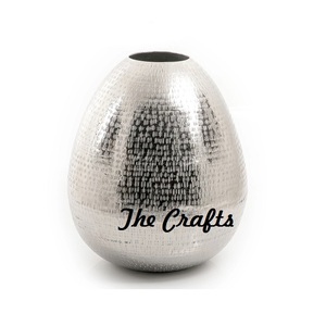 Jarrón de Flores Artificial Color Plata Aluminio con Maceta de Calidad Exclusiva para Decoración de Bodas y Hoteles - Product Image 1