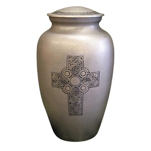 Urne de crémation en laiton gravée de symbole de croix, de créateur, faite à la main, cendres funérailles, meilleure vente, qualité supérieure - Product Image 1