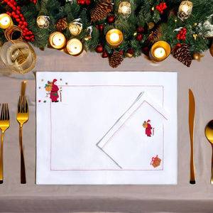 Ensemble de serviettes et de napperons de luxe en coton blanc brodé du père Noël pour la maison ou le restaurant Essentiels de repas de Noël - Product Image 4