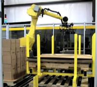 Bras robotisé industriel FANUC M-710iC/45M à 6 axes avec pince, charge utile de 45 kg, pour poste de palettisation de cartons